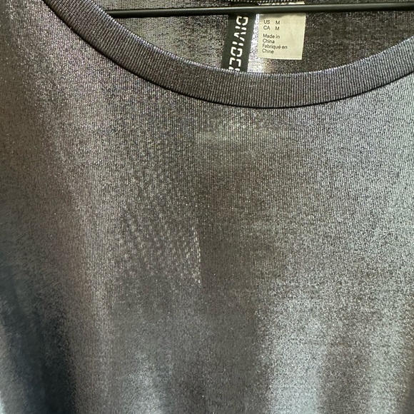 H&M Shimmering Silver Short Sleeve Top - Picture 3 of 9